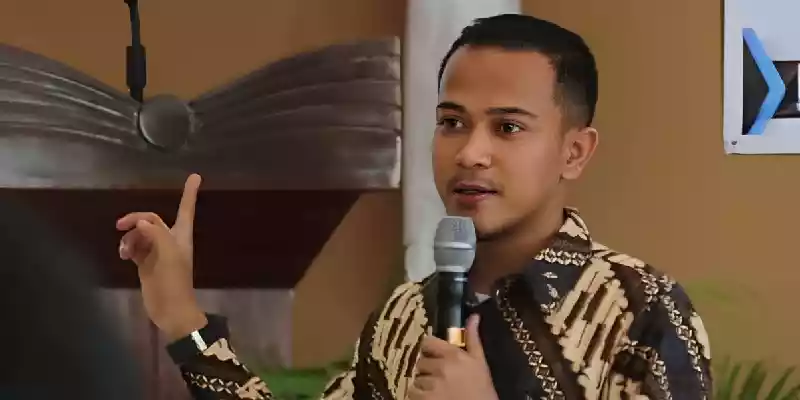 817018_08180011022025_Mufti_Azmi_Milad